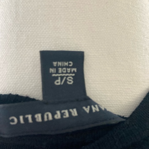 Banana republic size small ruffle cardigan like new - Picture 5 of 6